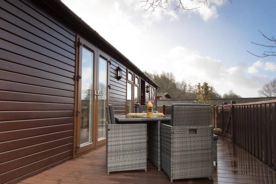 Ewe View -  A Holiday Lodge That Sleeps 4 Guests  In 2 Bedrooms