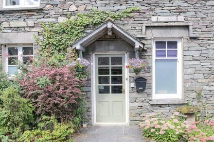 ELTERWATER PARK, pet friendly, character holiday cottage in Ambleside