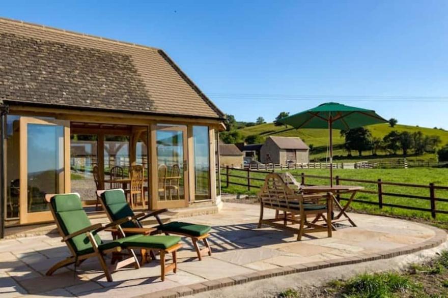 Cosy Cotswolds Bungalow Garden Room And Patio