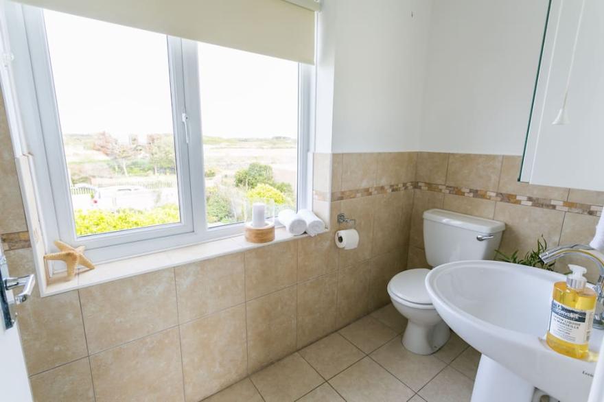 Mornant -  a coastal that sleeps 6 guests  in 3 bedrooms