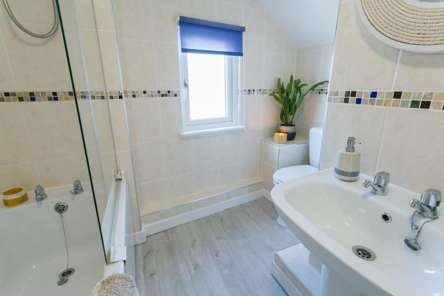 Y Bwthyn -  a dog that sleeps 6 guests  in 3 bedrooms