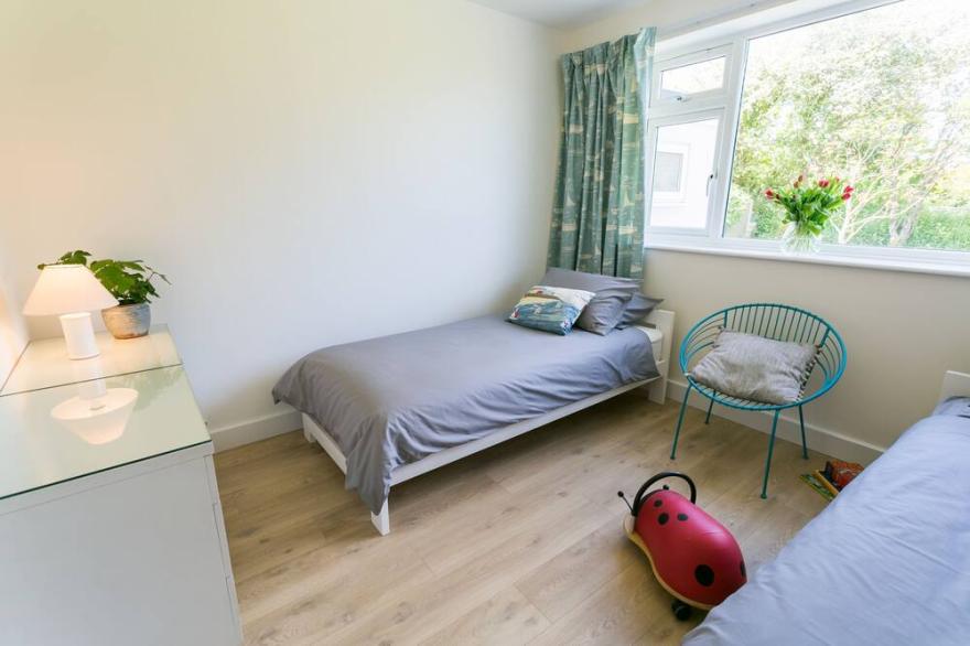 Ynys Las -  a sea view that sleeps 4 guests  in 2 bedrooms