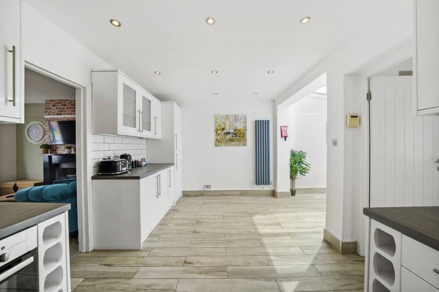 Town Centre 3 Bed Pad