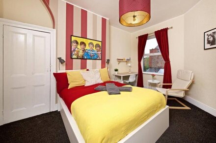 Standard Economy Room Liverpool City Stays