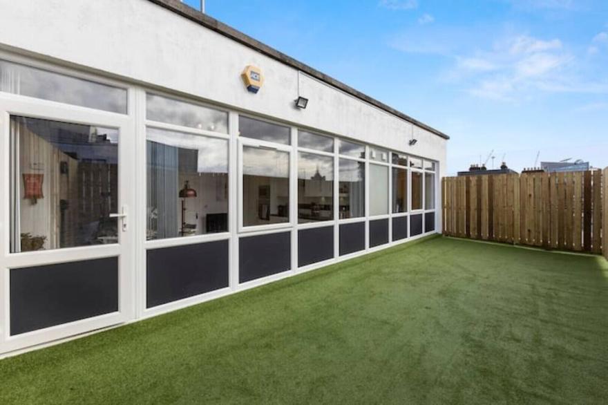 2 Bed Flat Roof Terrace in an Amazing Location