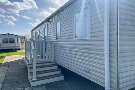 8 berth caravan at Skipsea Sands in Yorkshire ref 41139SF