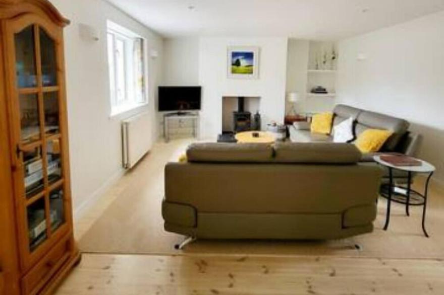 Luxury  Cottage in the centre of Inverness with free parking