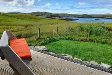 NORTH LIGHT STUDIO, pet friendly in Lochmaddy, North Uist