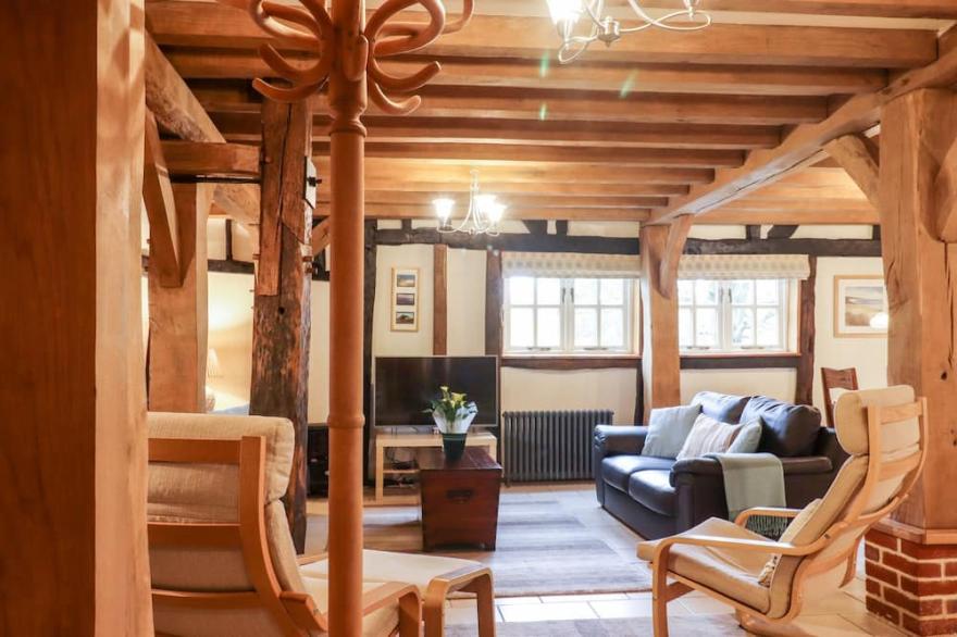 WREN COTTAGE, family friendly, character holiday cottage in Lyminge