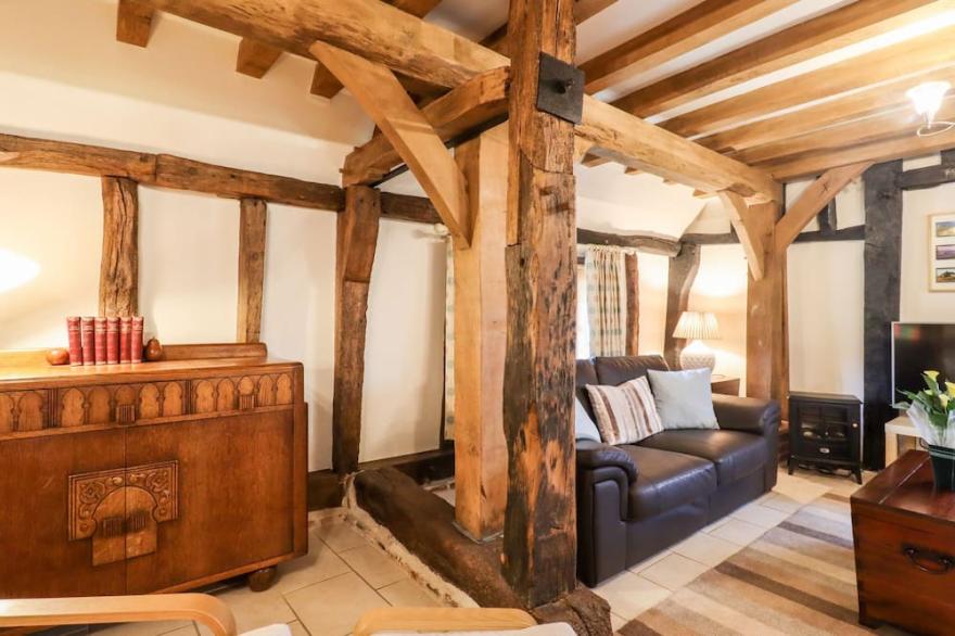 WREN COTTAGE, family friendly, character holiday cottage in Lyminge