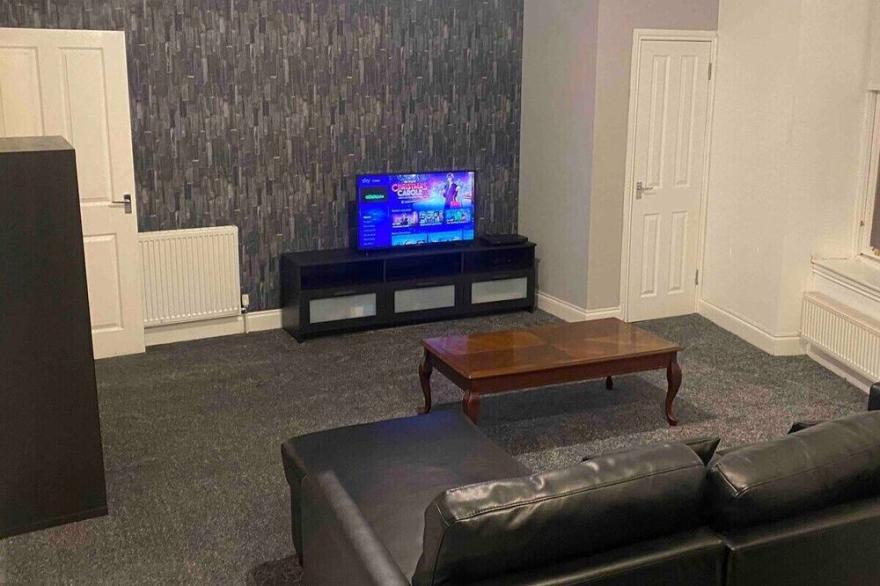 Modern 2 Bed City Centre Apartment