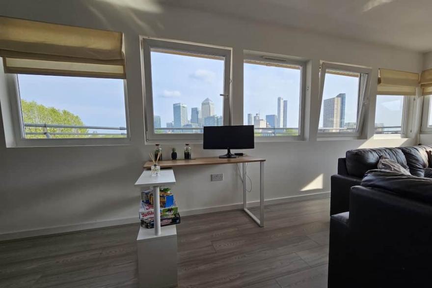 Luxury Penthouse in the Heart of Canary Wharf