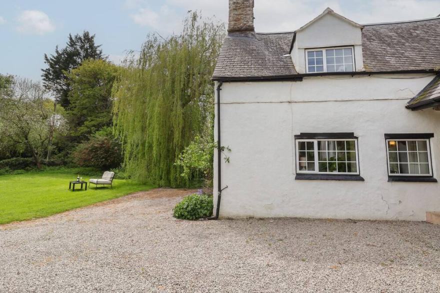 NANT COED ANNEX, Romantic, Character Holiday Cottage In Abergele