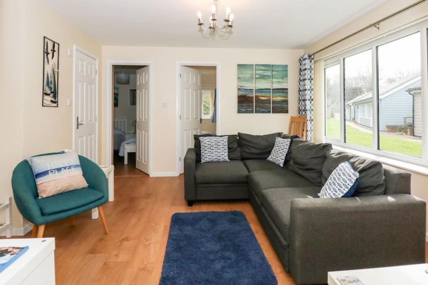 1 THE DELL, pet friendly, with a garden in Mundesley