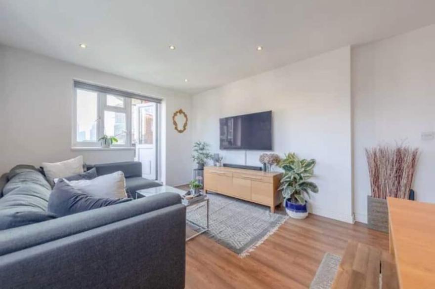 2 Bedroom Flat in Hoxton - Location, Location, Location