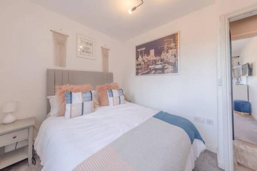 2 Bedroom Flat in Hoxton - Location, Location, Location