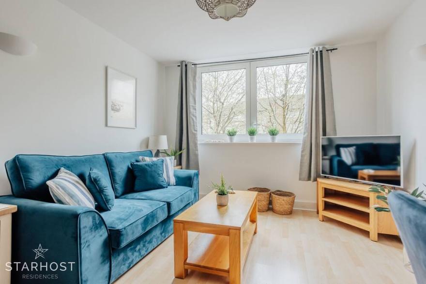 Starhost Residences Smart 1 Bedroom apt in Ocean Village With Parking