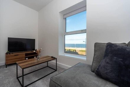 Sea Views- Modern 2 Bedroom Serviced Apartment