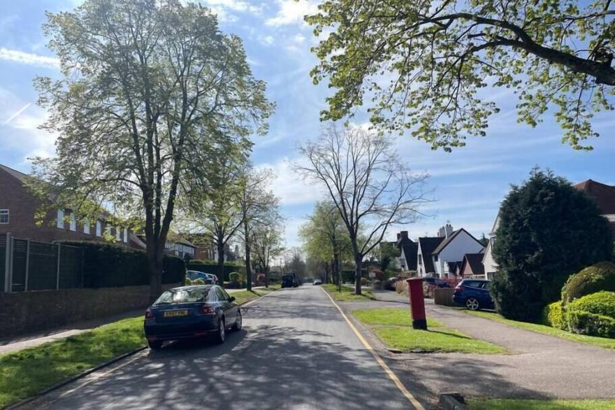 Private 1 Bed - 18 min to Central