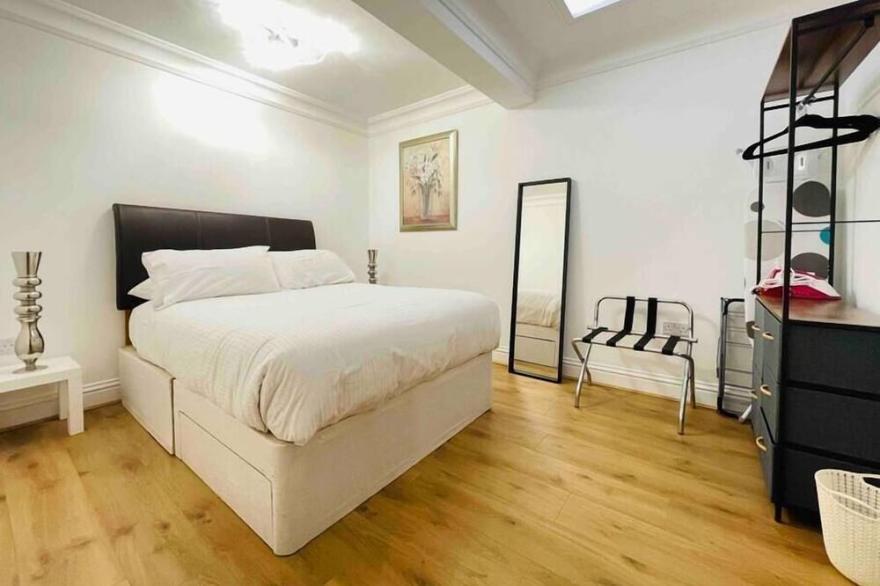 Private 1 Bed - 18 min to Central