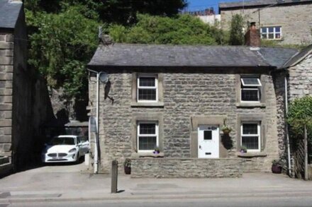 Wayside, 3 Bedroom Peak District Cottage With EV Parking