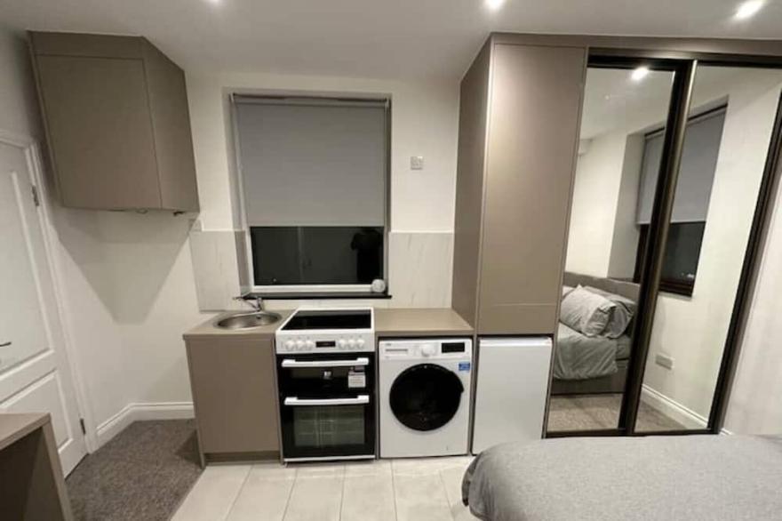 Unique, 1 Bed Flat, Brand-New, Hendon, 15 Minutes From Central London