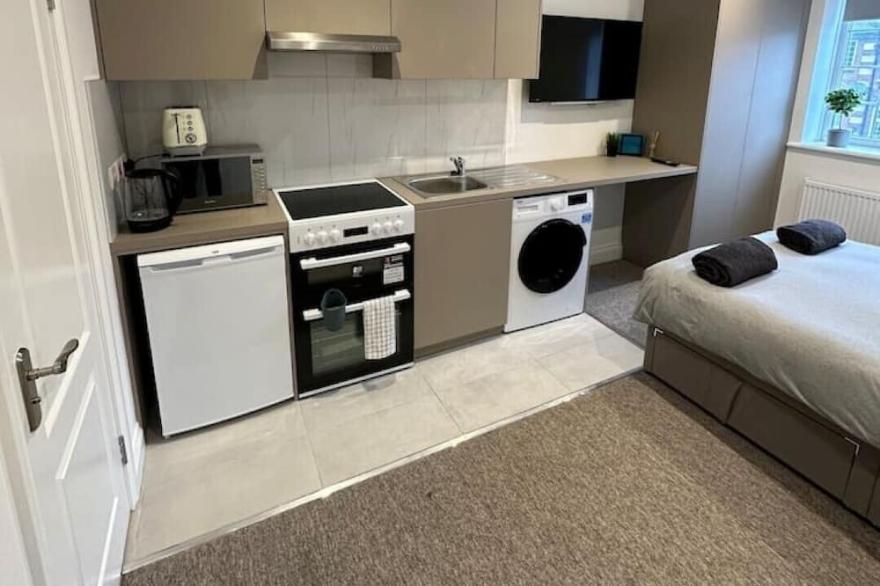 Brand-New, One Bed Private Flat, Hendon Central, 15 Minutes From Central London