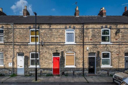 Pass the Keys | Cosy 2 Bed Victorian Townhouse