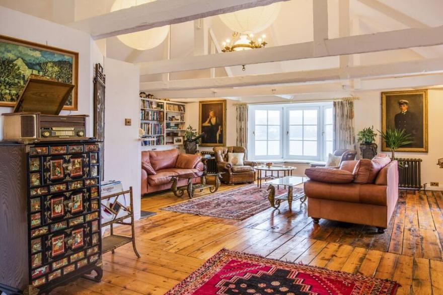 Maritime House - Six Bedroom Villa, Sleeps 12