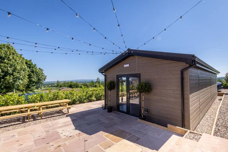 A cottage that sleeps 12 guests  in 6 bedrooms