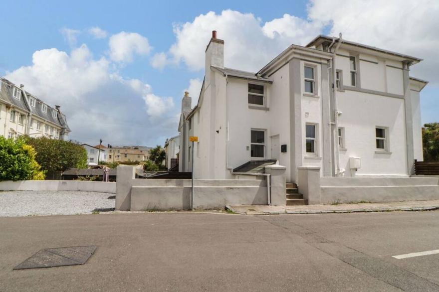 SANDS ROAD VILLA, Family Friendly, With A Garden In Paignton
