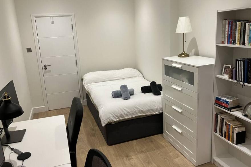 Beautiful modern flat opposite Euston