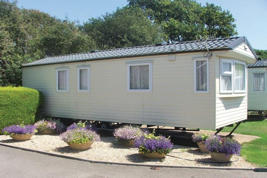 2 Bedroom Accommodation In Charmouth