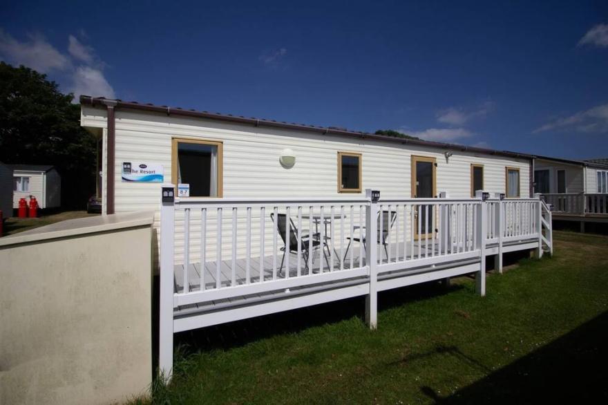 8 Berth Caravan With Decking At Sunnydale In Lincolnshire Ref 35087S