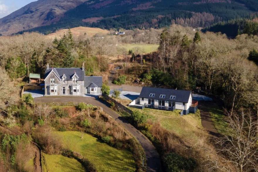 Lovely Scenic New Cottage Close To Glencoe