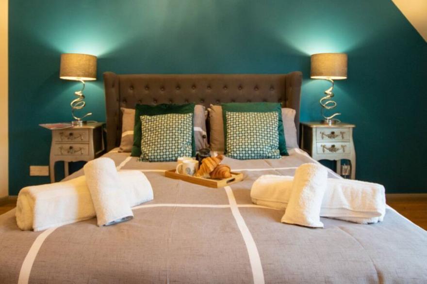 Church View - sleeps 4 guests  in 2 bedrooms