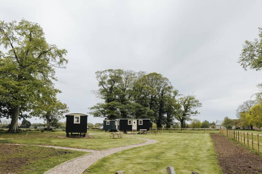 Ormesby Manor - Warm Well Lodge with bkfst