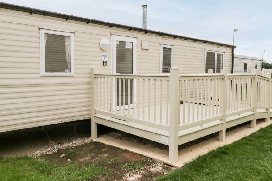 KESTREL 7, pet friendly, country holiday cottage, with pool in Cayton