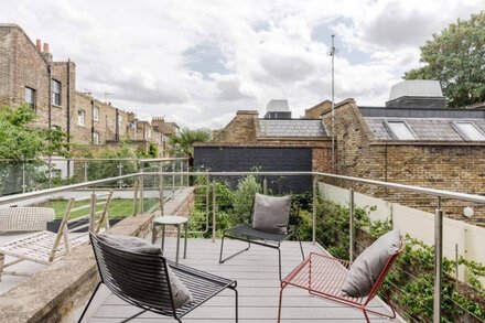 Georgian Townhouse with Sun Terrace & Garden