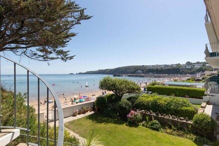 Swn Y Tonnau - Sea Front Apartment, Spectacular Sea Views, Parking, Direct Beach Access