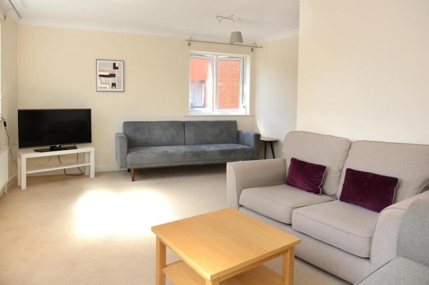 This Townhouse Is A 4 Bedroom(s), 2.5 Bathrooms, Located In Southampton, Hampshire.