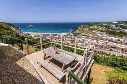 Self-contained property in Portreath with panoramic sea views - private entrance