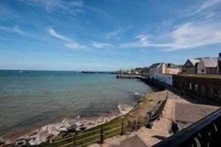 Balcony Apartment, Swanage. Sleeps 4 & baby