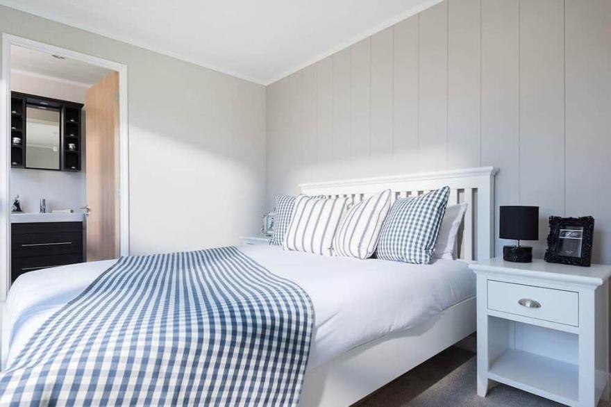 2 bedroom accommodation in Penzance