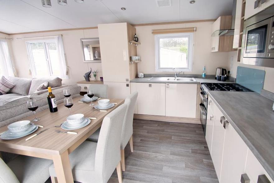 2 bedroom accommodation in St. Leonards, Ringwood