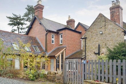 5 bedroom accommodation in Aston on Clun, near Craven Arms