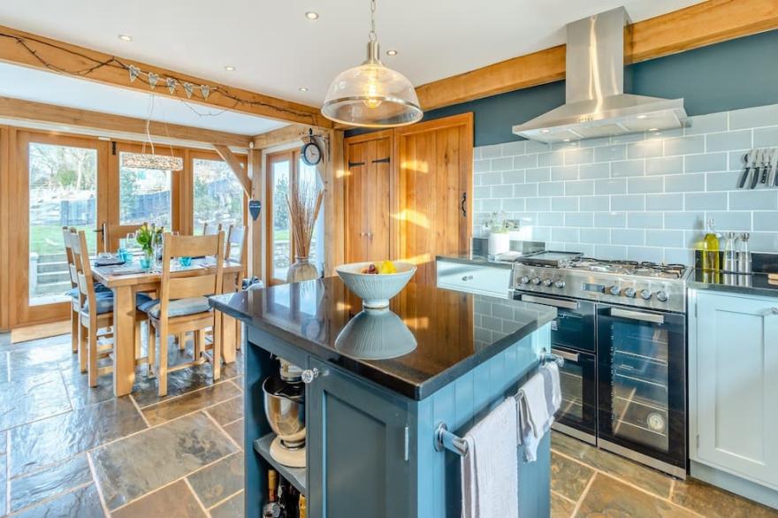 3 bedroom accommodation in Cressage, Near Shrewsbury