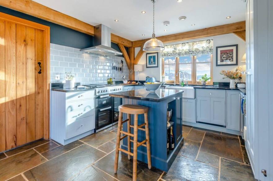 3 bedroom accommodation in Cressage, Near Shrewsbury