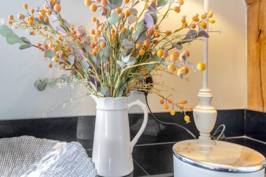 3 bedroom accommodation in Cressage, Near Shrewsbury