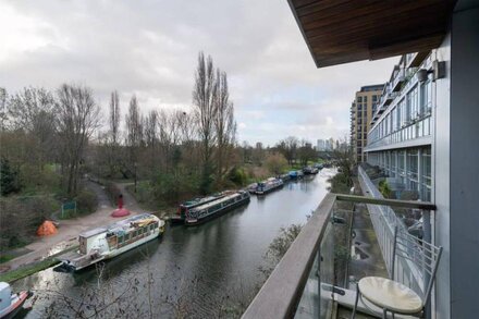 Beautiful Waterfront 1BD Flat - Bethnal Green